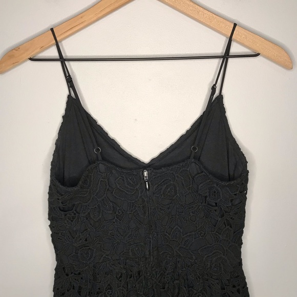H&M Tiered Sleeveless Lace Dress in Black 6 - Picture 5 of 9